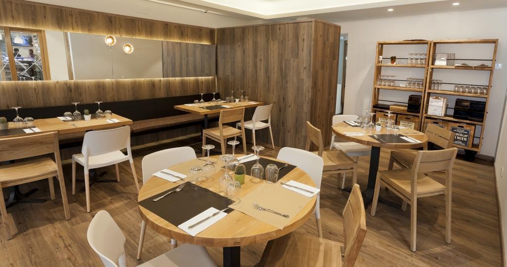 Apartahotel Dos Rios Ainsa Ngoại thất bức ảnh